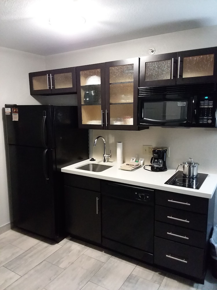 Candlewood Suites Knoxville Airport Alcoa by IHG - photo 32