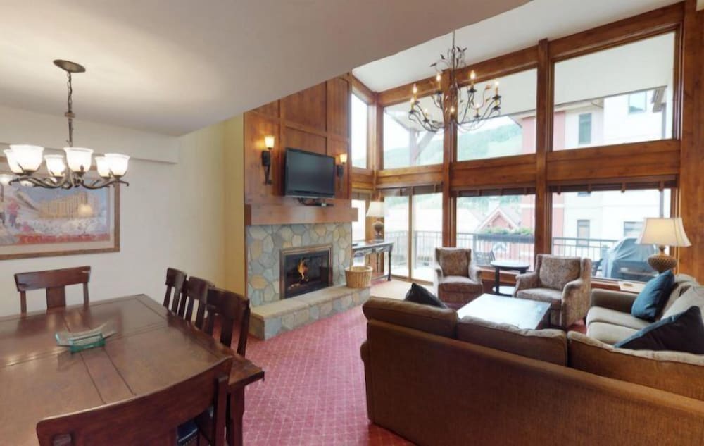 3 Bedroom Condo at Boutique Resort With Hot Tub Access and Within Walking Distance to the Eagle Bahn Gondola - photo 4