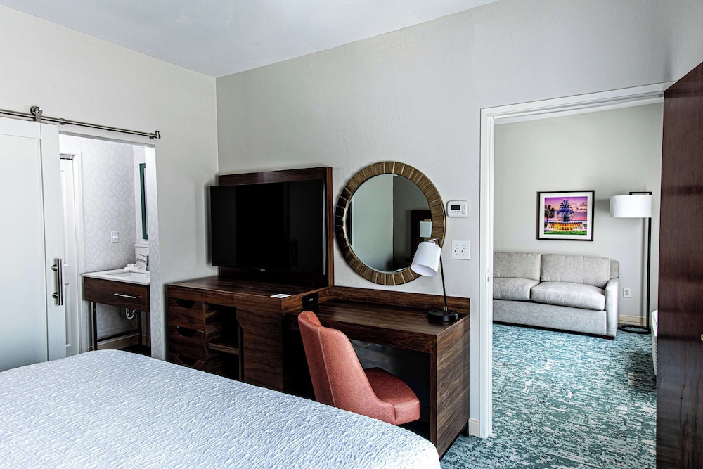 Hampton Inn & Suites Charleston West Ashley - photo 23