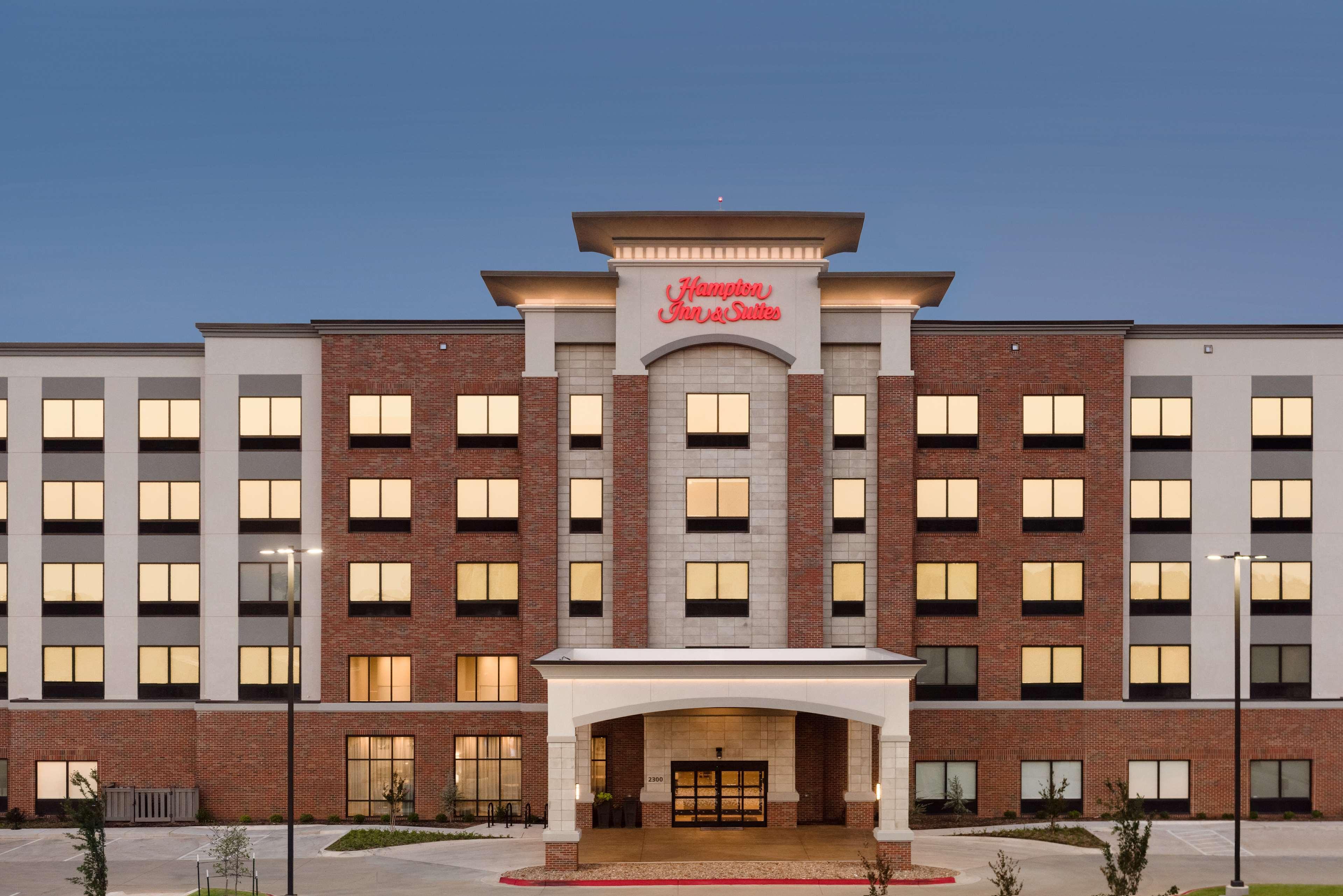 Hampton Inn & Suites Norman Conference Center Area - photo 2