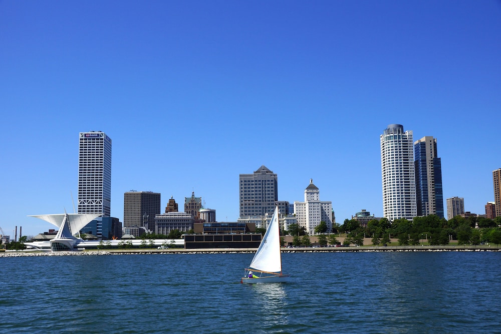 Crowne Plaza Milwaukee Airport by IHG - photo 90