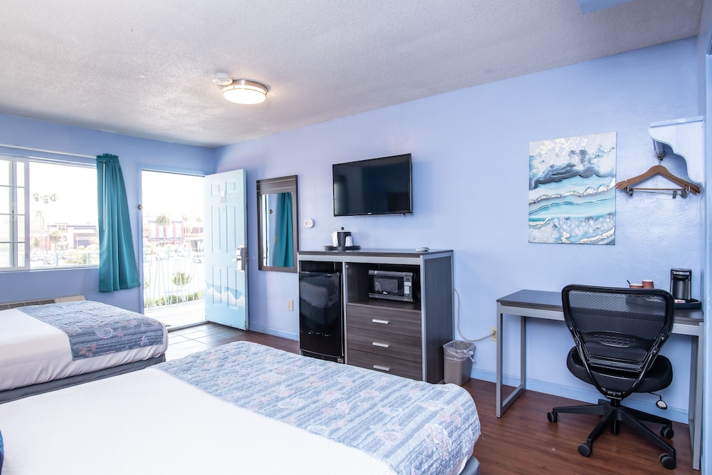 Aqua Breeze Inn - photo 59