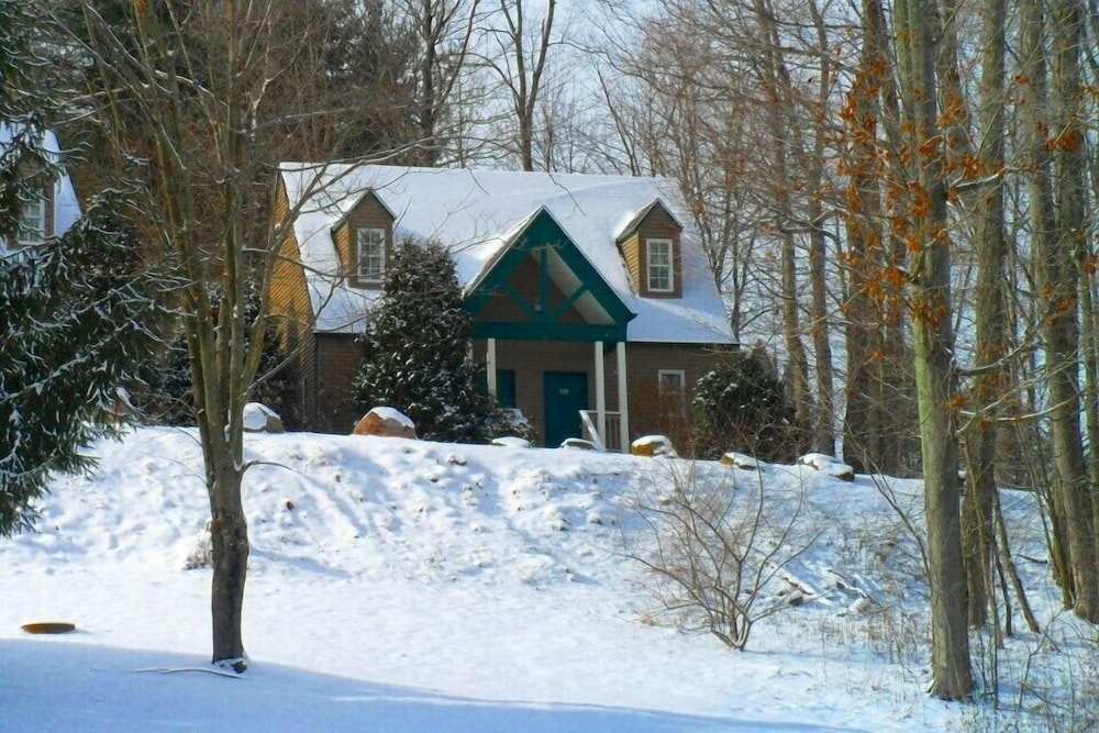Spruce Hill Inn and Cottages - photo 36