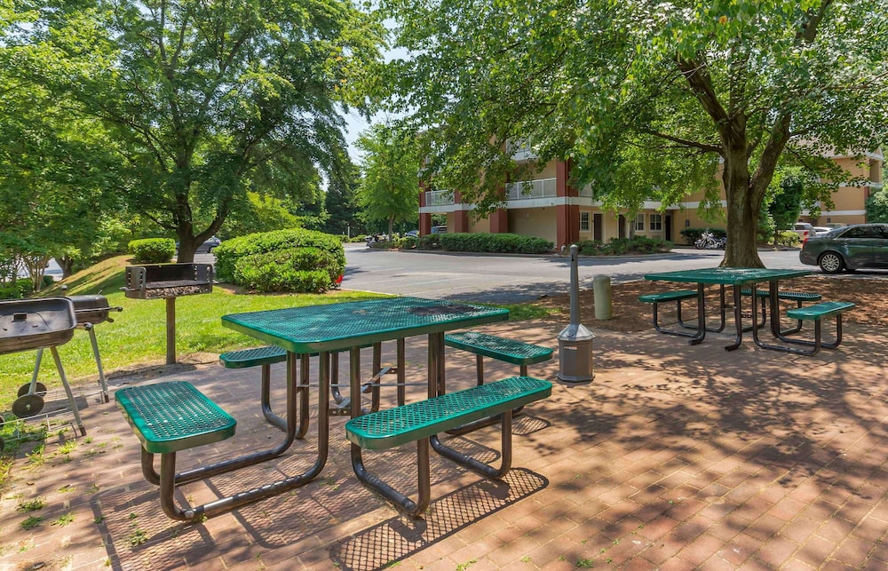 Extended Stay America Suites Greensboro Big Tree Way - photo 43