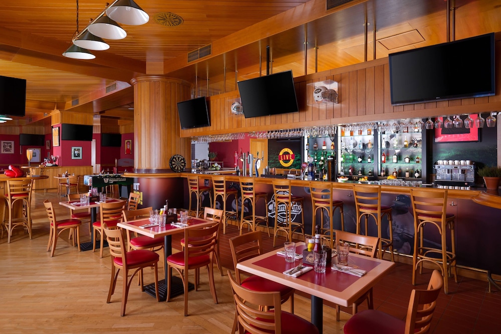 מזון ומשקאות