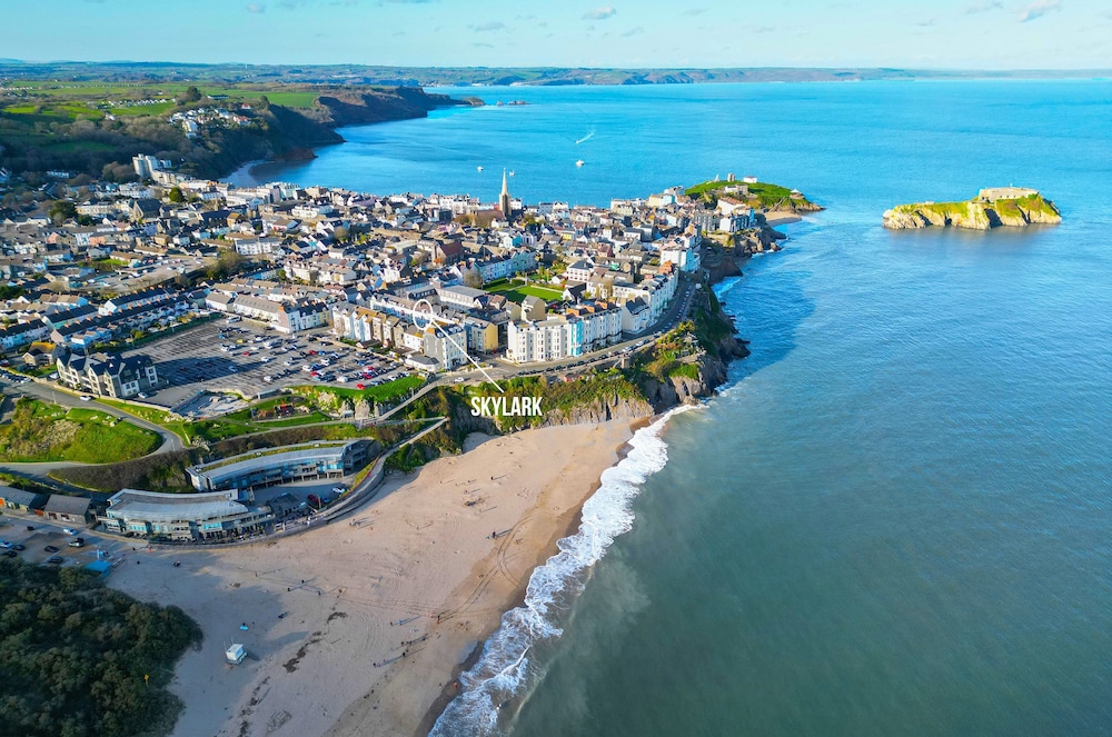 Skylark 2 Bedroom Apartment Tenby — 4-Star Luxury Hotel in Tenby, United Kingdom