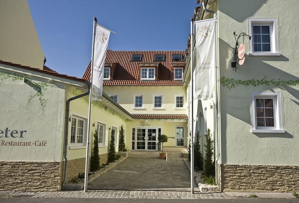 Hotel Speeter — 4-Star Luxury Hotel in Kallstadt, Germany