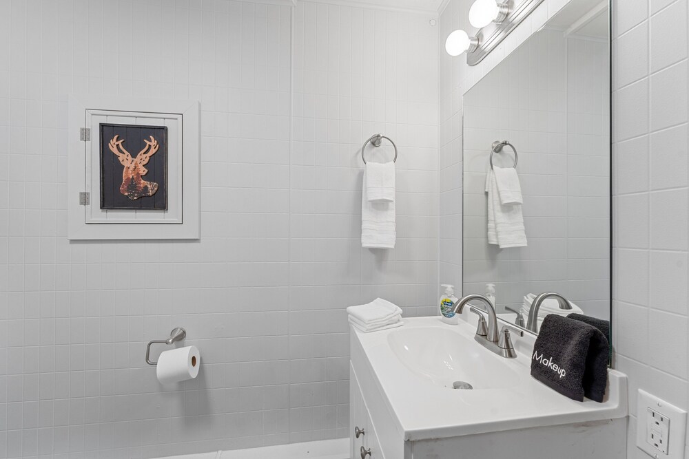 Silver Cove Resort on Table Rock unit 17 - photo 14
