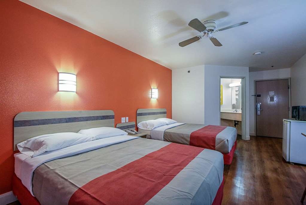 Motel 6 Nephi UT - photo 16