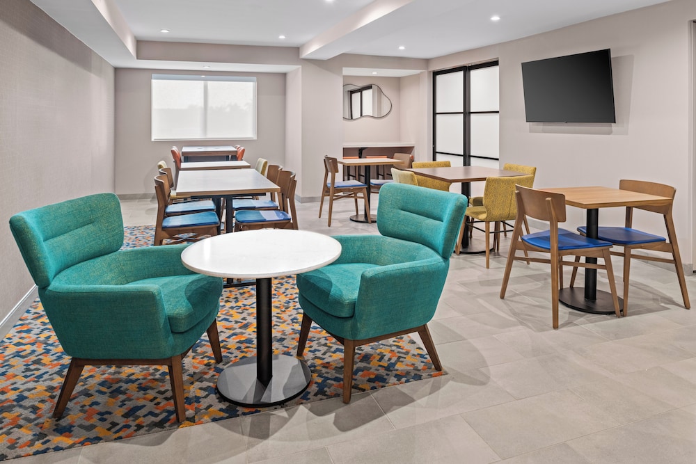 Hampton Inn by Hilton Costa Mesa Newport Beach - photo 24