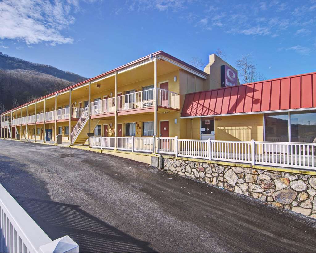 Econo Lodge Near Bluefield College - photo 2