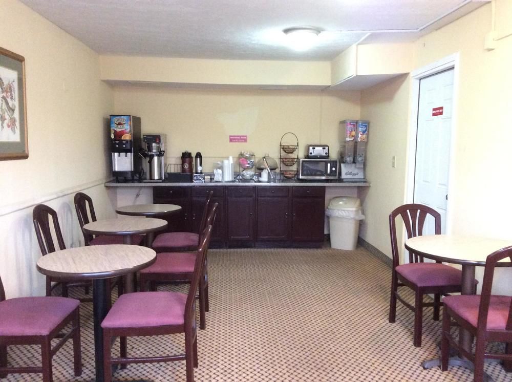 Travelodge Columbus East Near Reynoldsburg - photo 20
