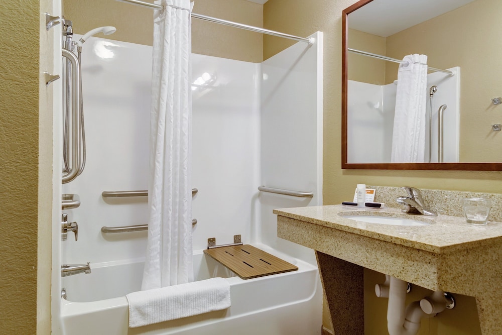 Candlewood Suites Paducah by IHG - photo 17