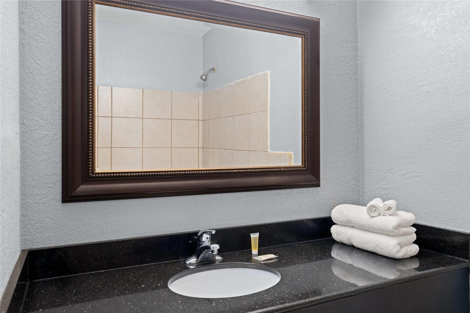 Super 8 by Wyndham Fort Wayne - photo 10