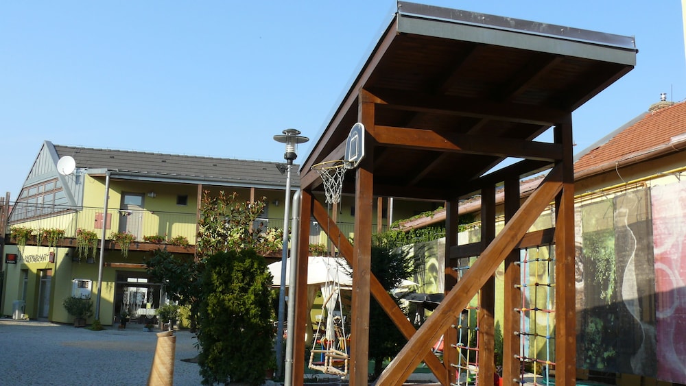 Penzi N Welya in Sturovo, Slovakia