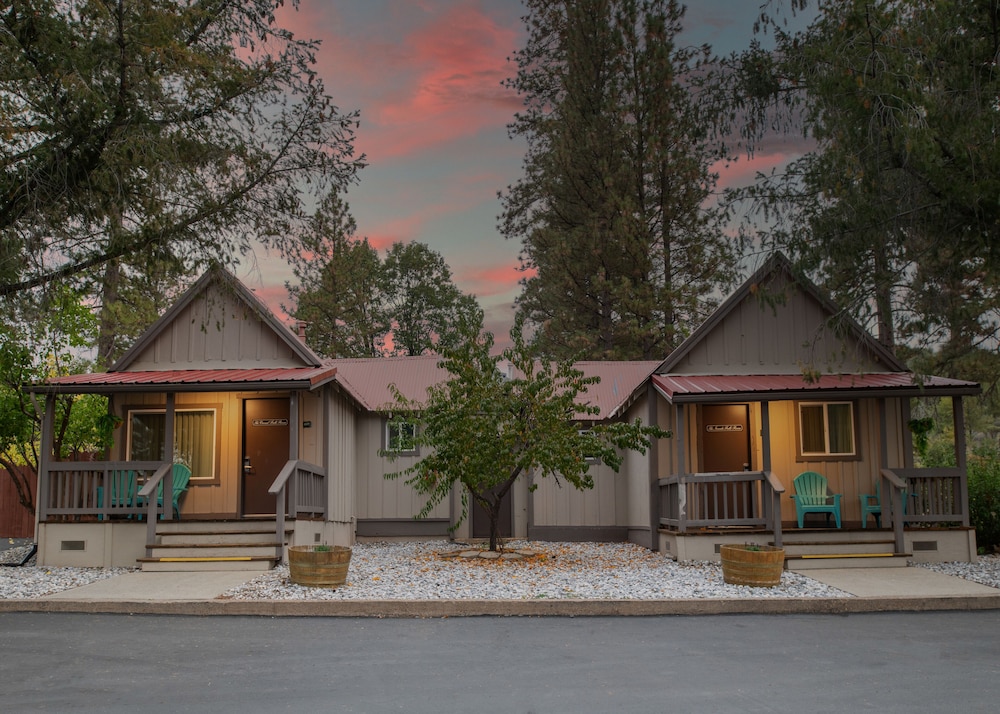Buck Meadows Lodge - photo 16