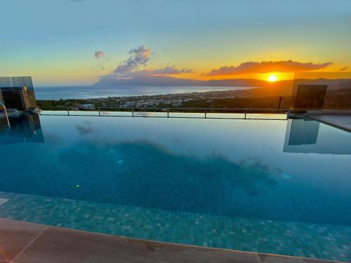 Paleokastro Villas with Private Heated Pool Top Views Next To Center Top WiFi — 4-Star Luxury Hotel in Kissamos, Greece