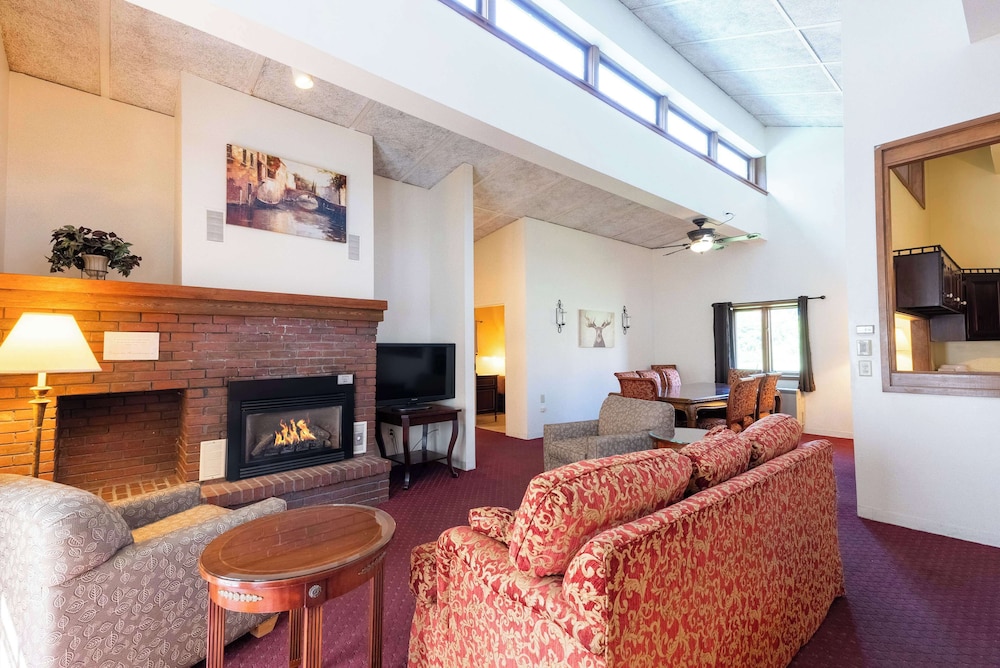 Fireside Inn & Suites Bangor - photo 10