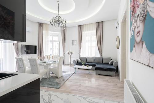Király 35 Luxury Apartment with free parking — 4-Star Luxury Hotel in Budapest, Hungary
