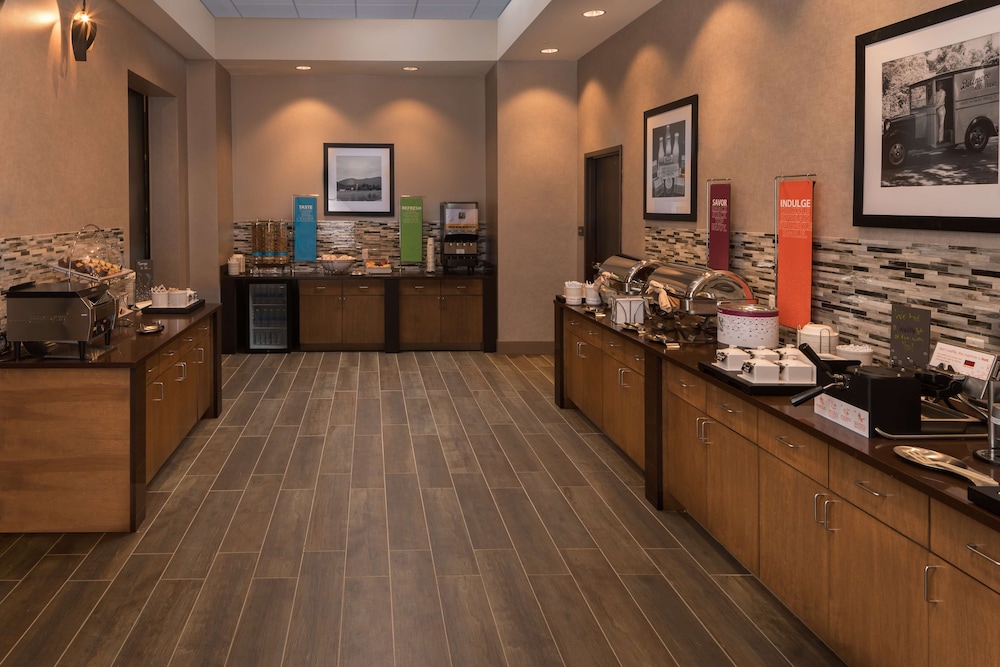 Hampton Inn & Suites Asheville Biltmore Village - photo 37