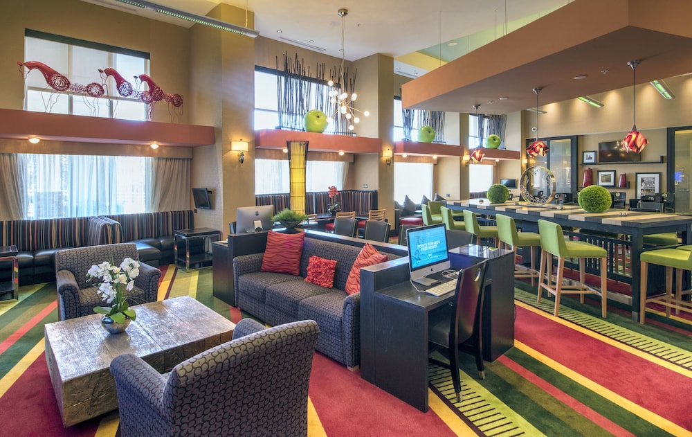 Hampton Inn & Suites Raleigh Crabtree Valley - photo 9