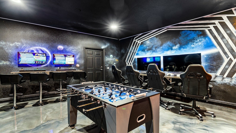 Family friendly Oasis With Game Room & Pool - photo 43