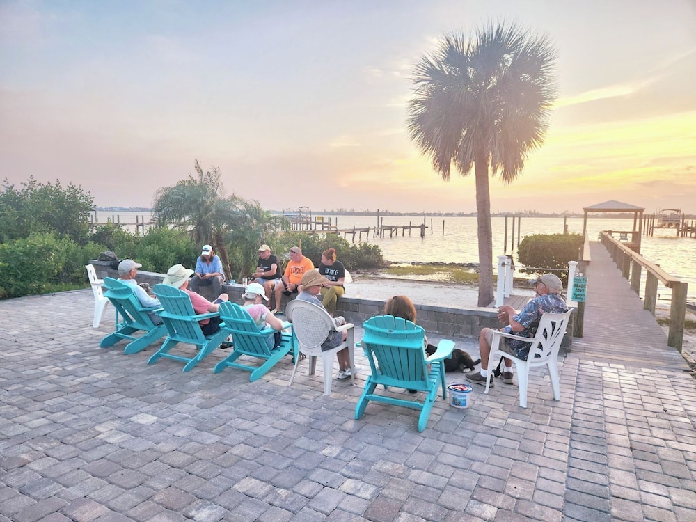 Paradise Cove at Lemon Bay - photo 3