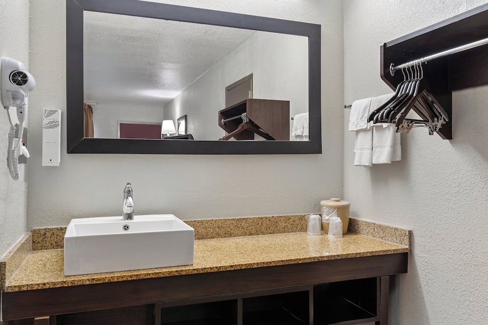 Red Roof Inn Wilmington NC - photo 22