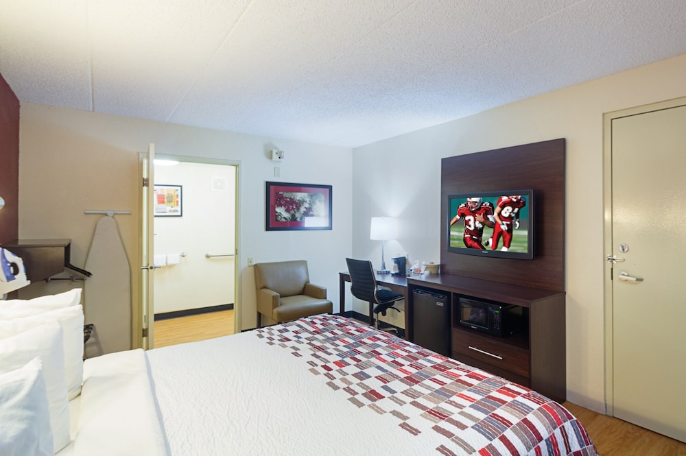 Red Roof Inn Madison WI - photo 16