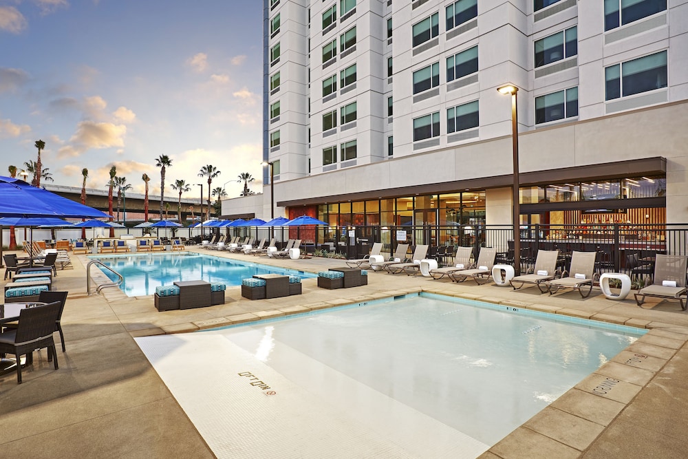 Anaheim Resort Suites - photo 32