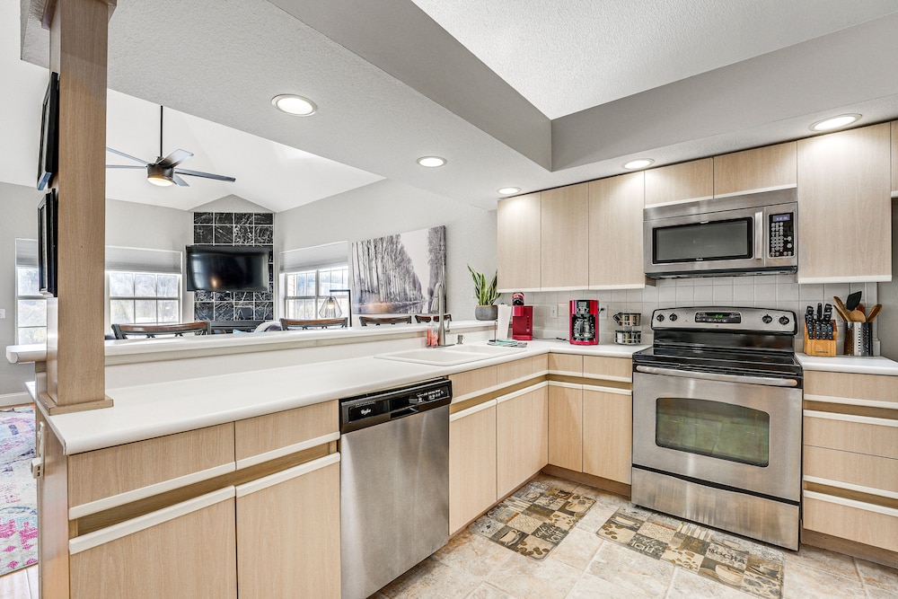 Branson Condo with Resort Amenities and Marina Views - photo 10