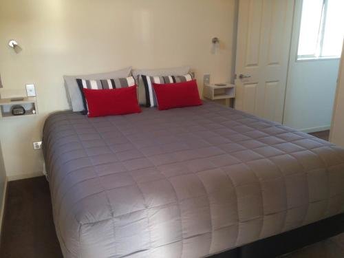 Teviot View Accommodation in Amberley, New Zealand