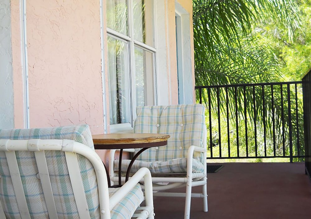 Conty's Motel - photo 12