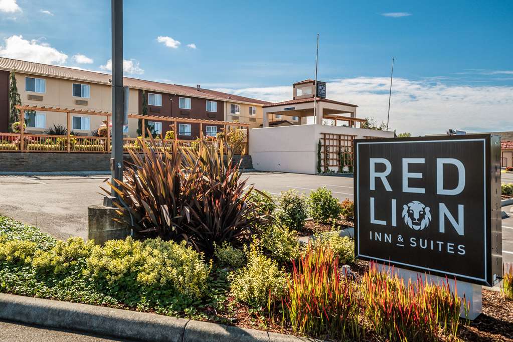 Red Lion Inn & Suites Sequim - photo 25