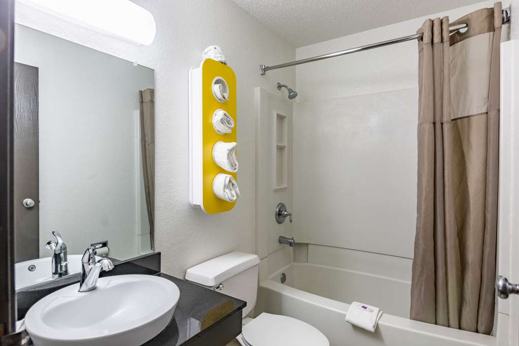 The Reserve Inn - photo 16