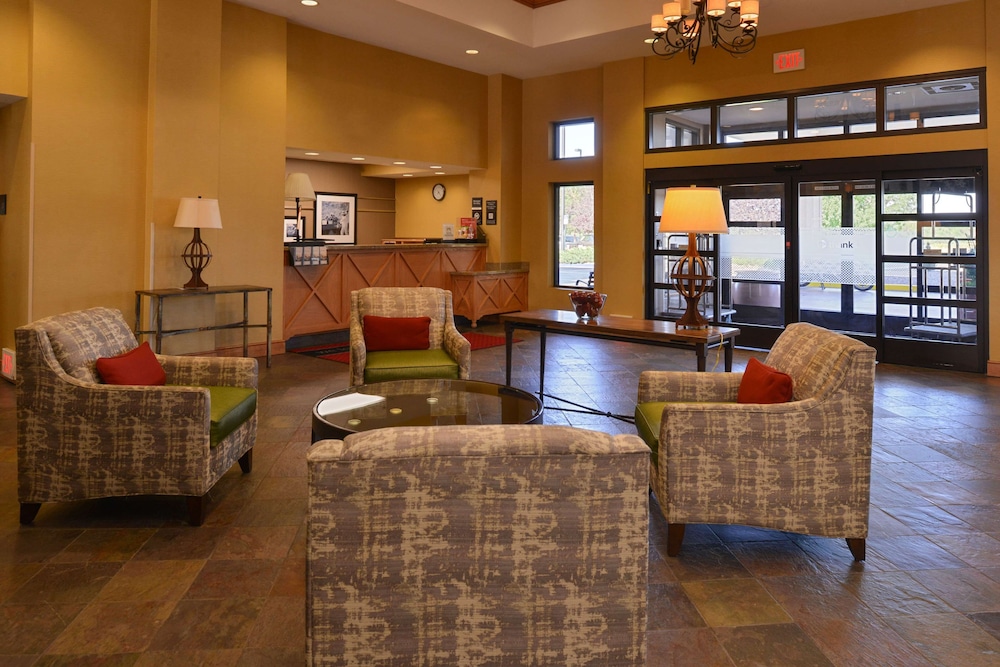 Hampton Inn & Suites Pueblo Southgate - photo 6