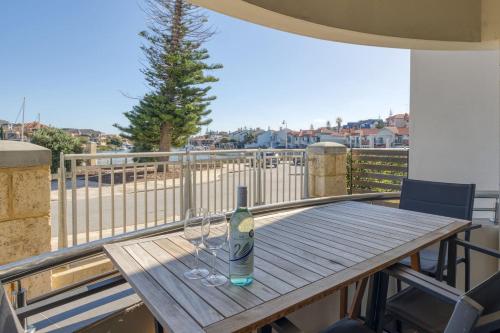Boardwalk Bliss Explore the Lively Mindarie Marina — 4-Star Luxury Hotel in Mindarie, Australia