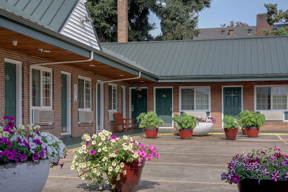 Courtesy Inn Downtown Eugene - photo 46