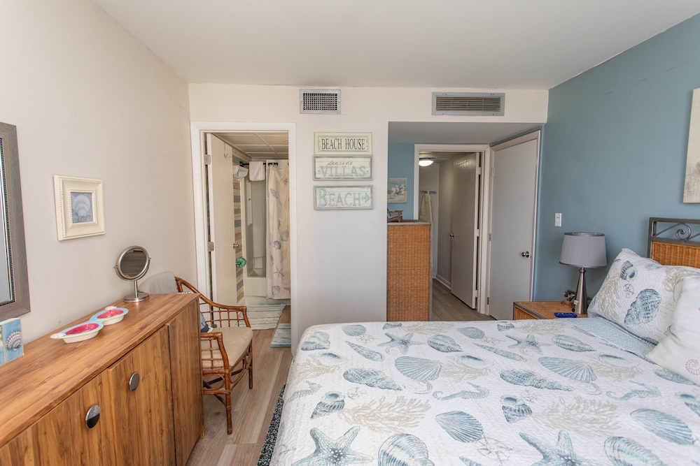 Royal Garden Resort 415 2 Bedroom Condo by RedAwning - photo 4