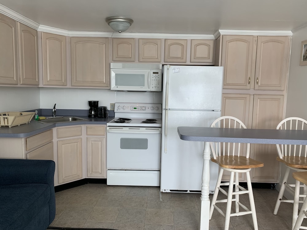 Vineyard Harbor Motel Private Beach - photo 123