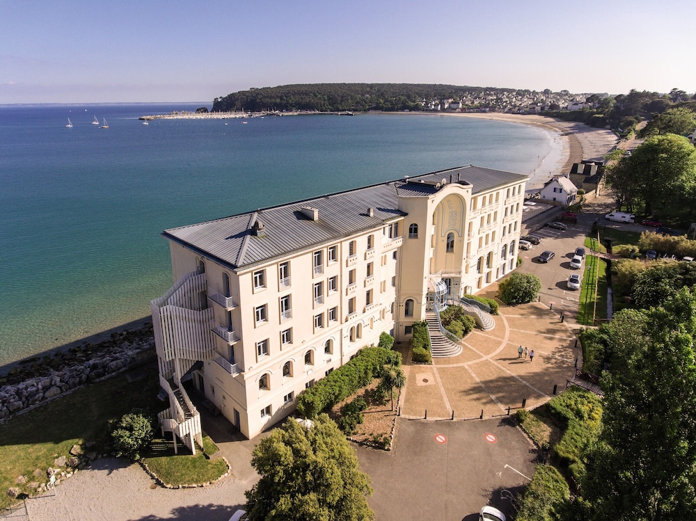 Hotel Belambra Le Grand Hôtel De La Mer in Crozon, France