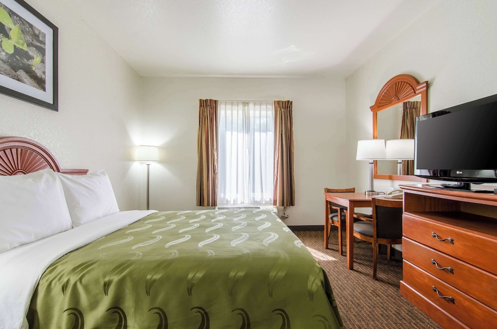 Quality Inn Junction City Near Fort Riley - photo 18