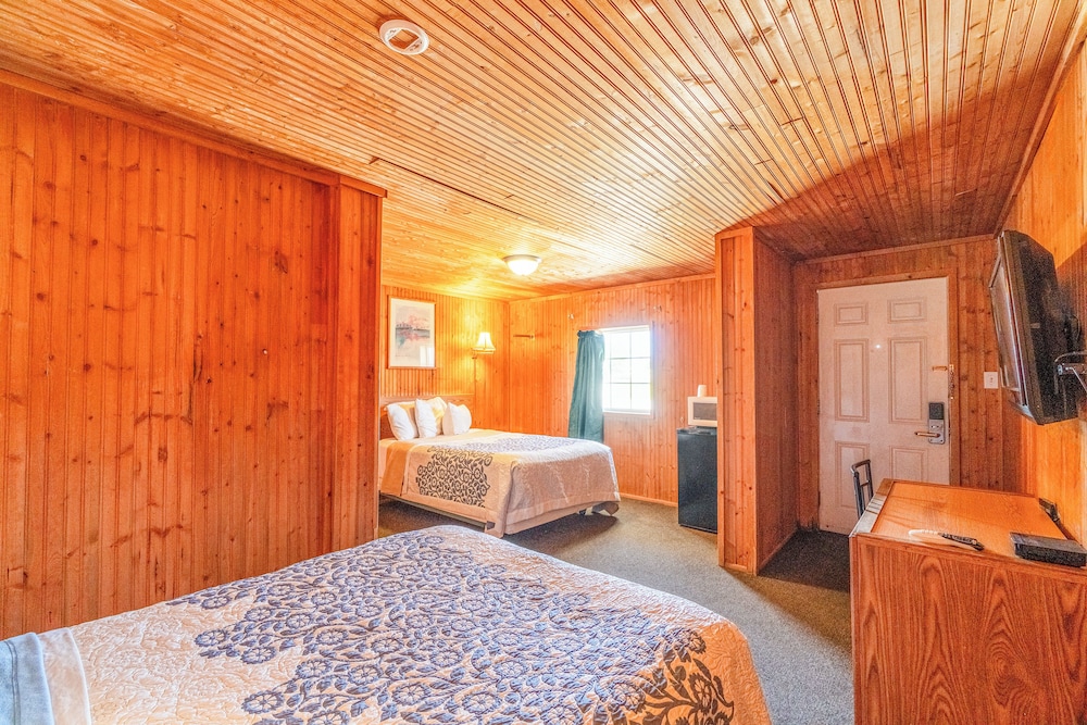 Green Acre Motel by OYO Near Rush County Airport - photo 19