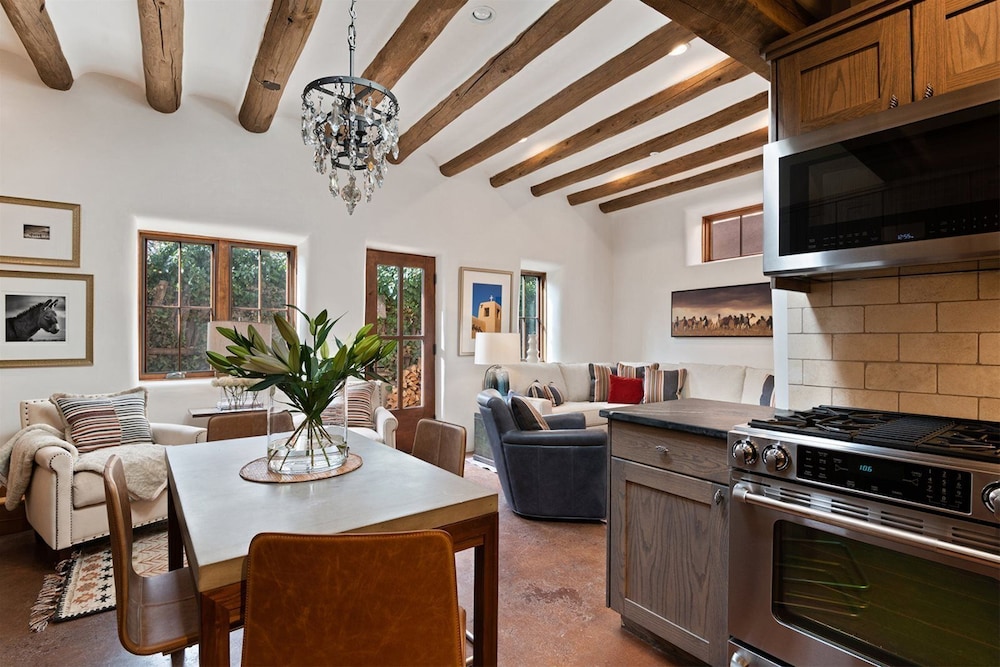 Carmel Elegant East Side Adobe With Kiva Fireplace Walk to Canyon Rd and The Plaza - photo 10