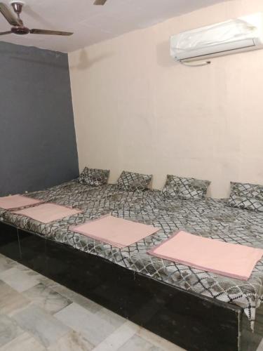 Holkar Seva Sadan - carbon neutral hotel in Mathura