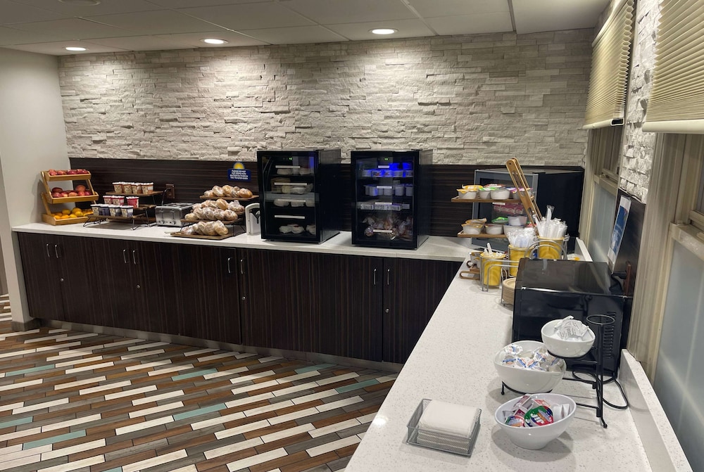 Days Inn by Wyndham Wilmington Brandywine - photo 18