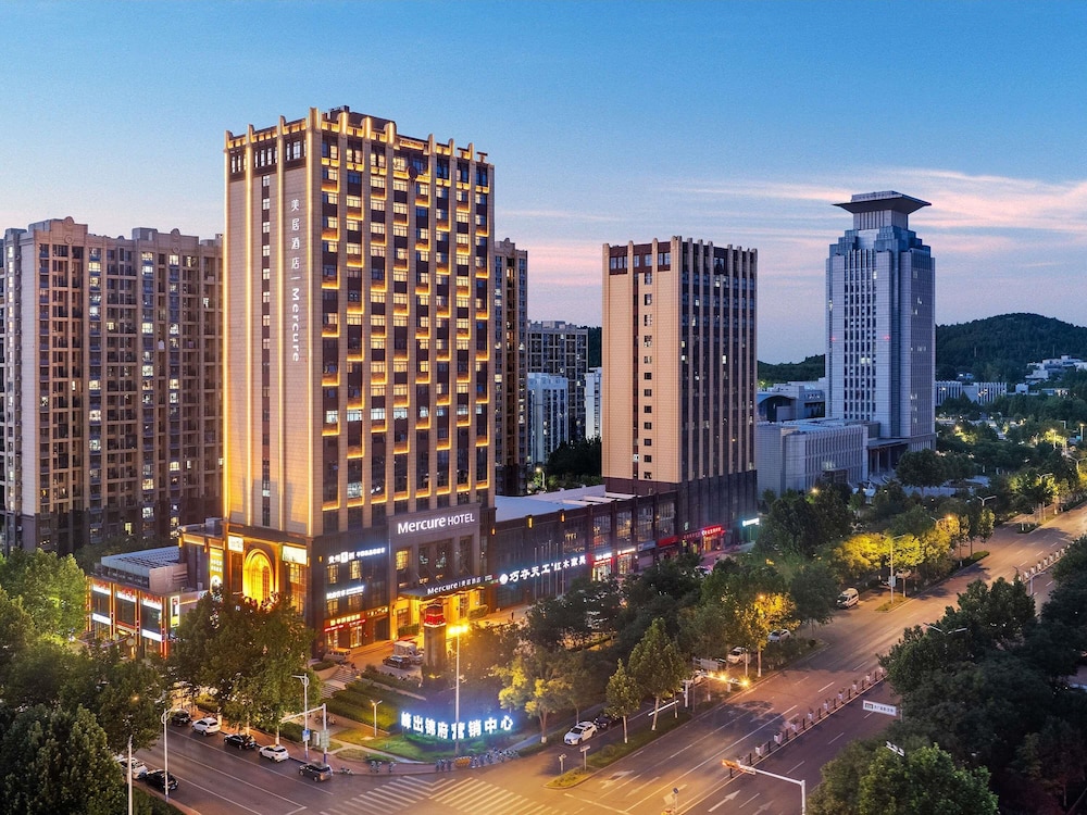 Mercure Hotel — hotel in Pingyin