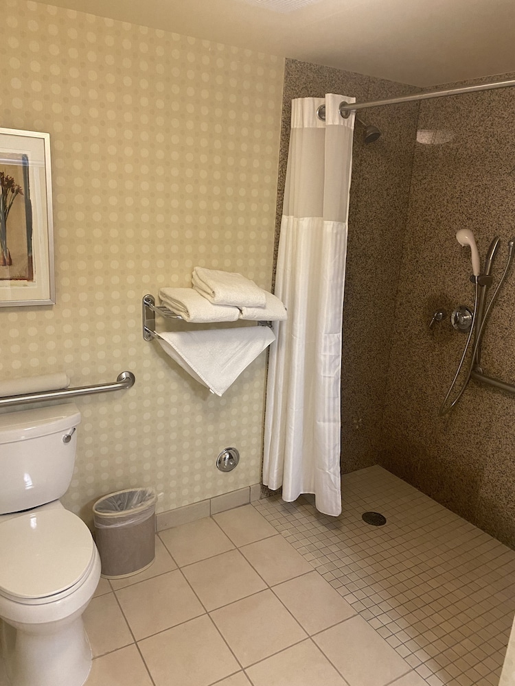 Hilton Garden Inn Palmdale - photo 12