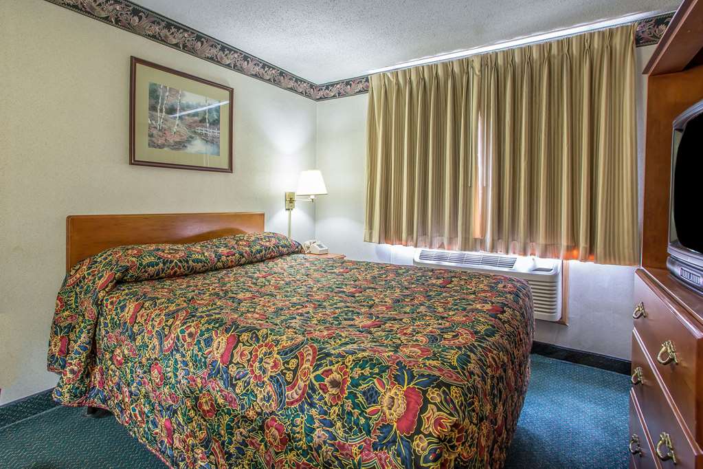 Rodeway Inn Bedford PA - photo 11
