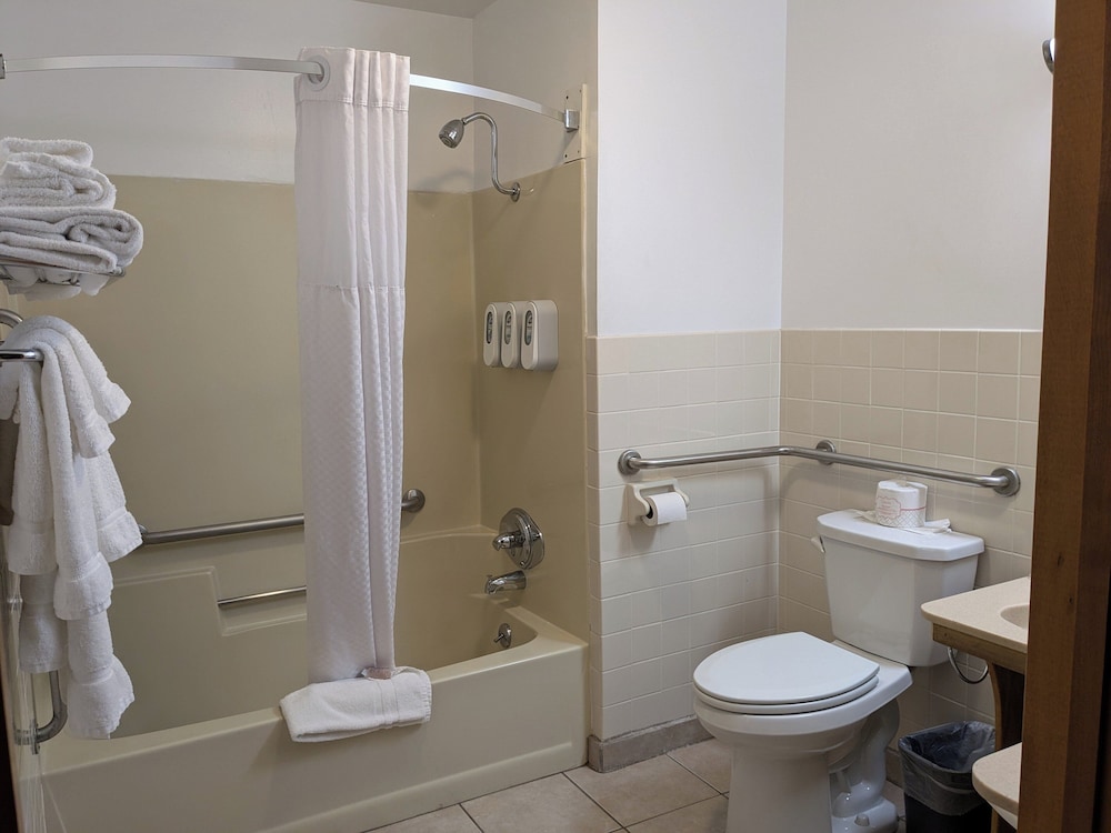 Magnuson Hotel Copper Crown - photo 28